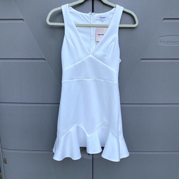 Superdown Women's Vicky White V-Neck Mini Dress Size XSmall - Picture 2 of 16